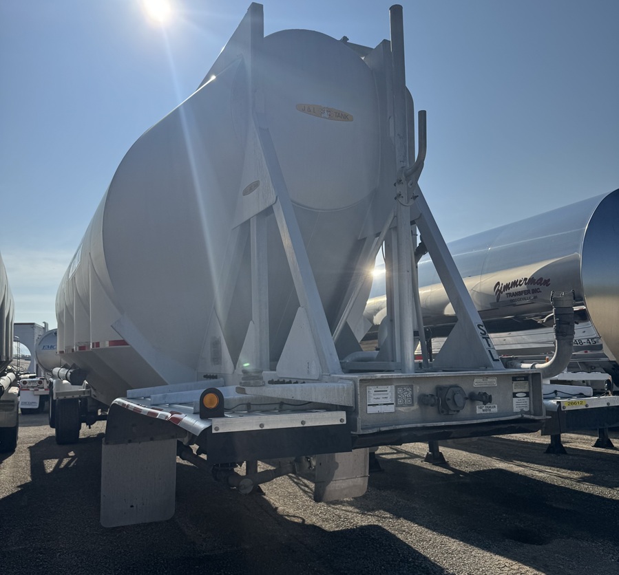 USED 1999 J&L - Image 4