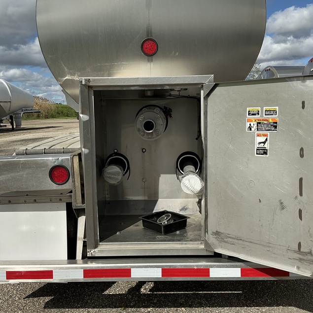 USED 2010 WALKER - Image 2